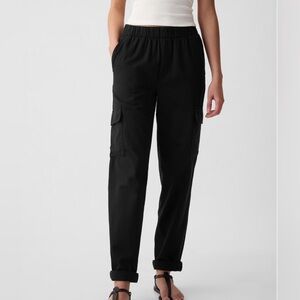 Women’s Black GAP Cargo Joggers Size Medium